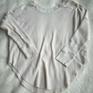 TNA -Aritzia-oversized long sleeve waffle T shirt  size extra small